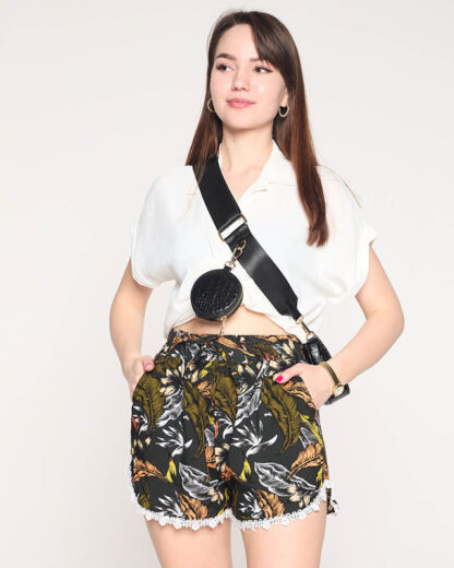 Pantaloni scurți de damă negri și portocalii cu model floral - Îmbrăcăminte
