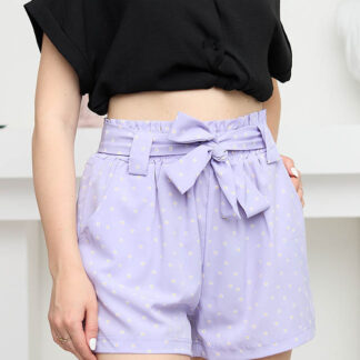 Pantaloni scurți de damă din material textil cu model violet - Îmbrăcăminte