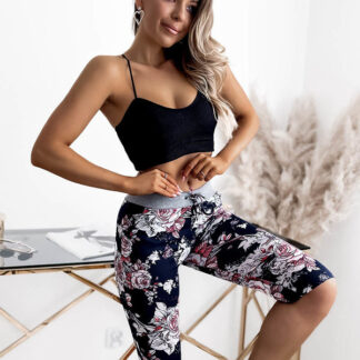 Pantaloni scurti de dama 3/4 florali in culoarea bleumarin si coral PLUS SIZE - Imbracaminte