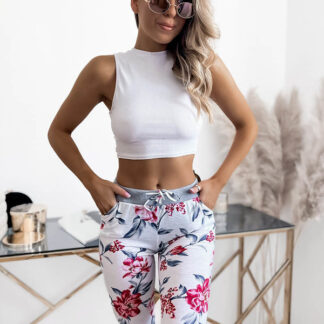 Pantaloni scurți de damă 3/4 florali în alb și roz PLUS SIZE - Îmbrăcăminte