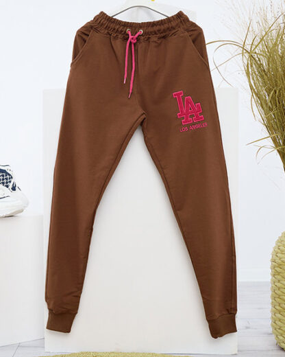 Pantaloni de trening maro de dama cu patch colorat - Imbracaminte