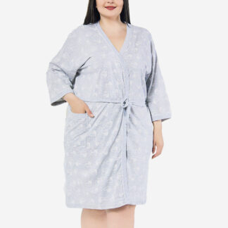 Halat de bumbac pentru femei gri deschis cu inimioare PLUS SIZE - Îmbrăcăminte