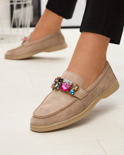 Mocasini pentru femei din piele de căprioară ecologică maro deschis cu cristale decorative Nellens- Footwear