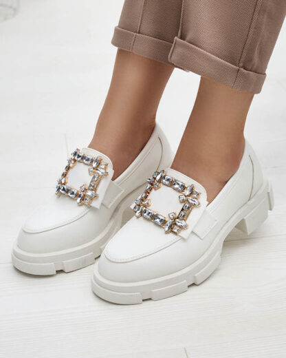 Mocasini albi pentru femei cu ornament auriu Coriol- Footwear