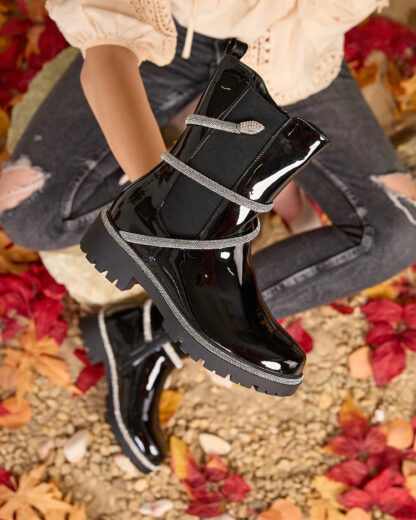 Royalfashion Cizme negre lăcuite pentru femei cu ornament la modă Frosty Glam