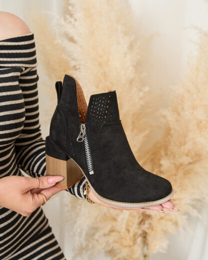 Royalfashion Negru cizme stiletto ajurate Veviret