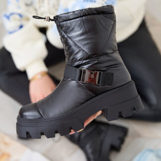 Royalfashion Cizme de damă slip-on a'la cizme de zăpadă în negru Tyvone