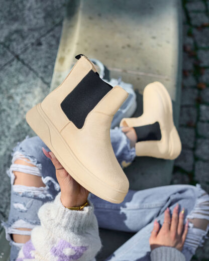 Royalfashion Bej cizme pentru femei a'la cizme de zăpadă Uteris