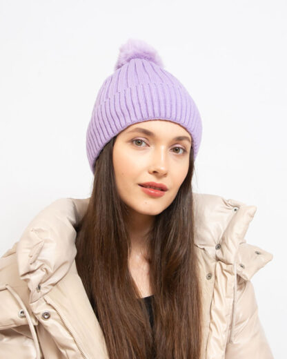 Royalfashion Șapcă izolată pentru femei mov cu pompon