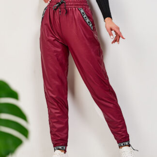 Royalfashion Pantaloni lejere de damă din piele eko în burgundy