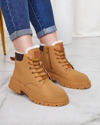 Royalfashion Camel cizme de vânătoare izolate Radoras pentru femei
